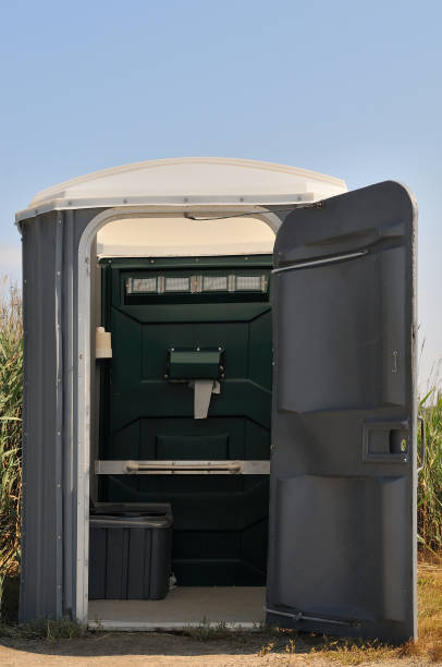 Porta potty delivery and setup in Carson, WA